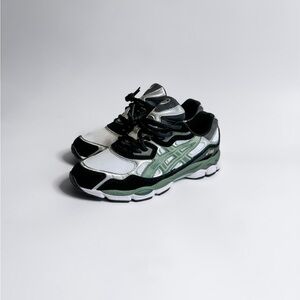 ASICS Men’s Gel NYC- Running Shoes